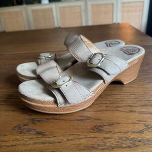 Dansko Sophie Double Buckle Straps Tan Taupe Beige‎ Brown Sandals slip on Clog
